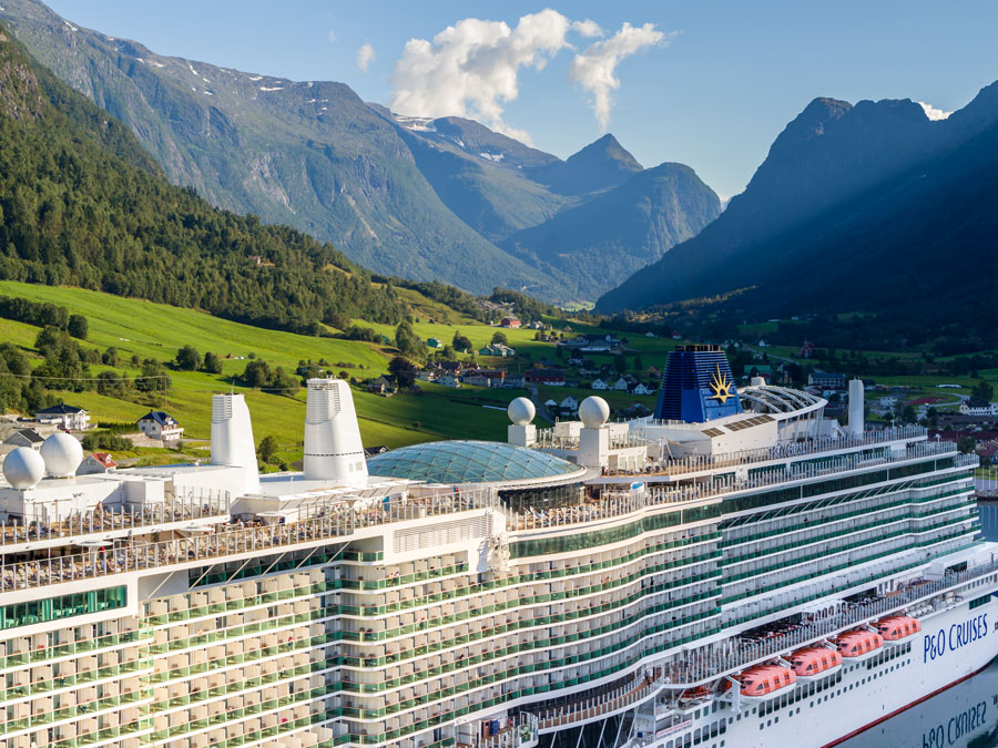 Norwegische Fjorde Kreuzfahrtschiff