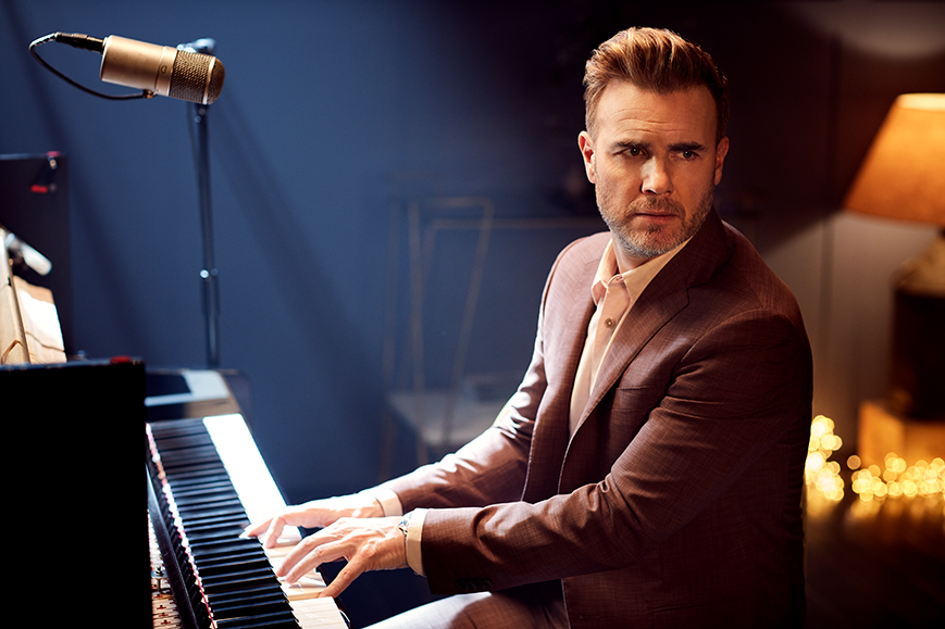 gary_barlow_p_o_cruises_02.jpg